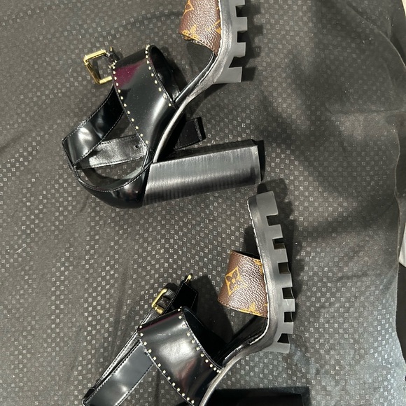 Size 41 (10.5) Star Trail Louis Vuitton Heel. Only worn once - Picture 11 of 13